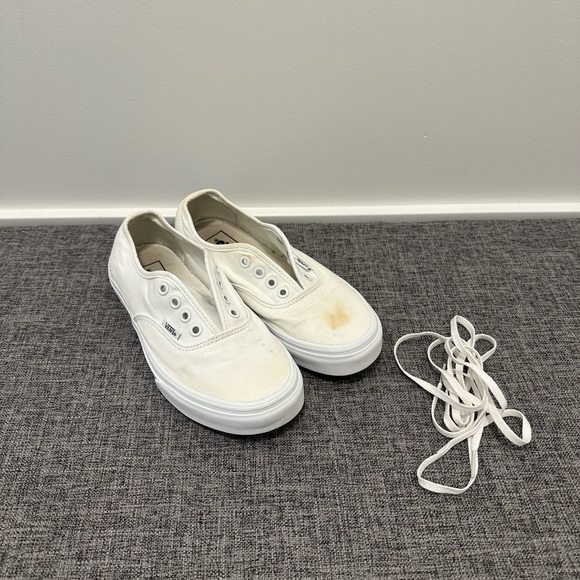 White vans - Picture 1 of 4